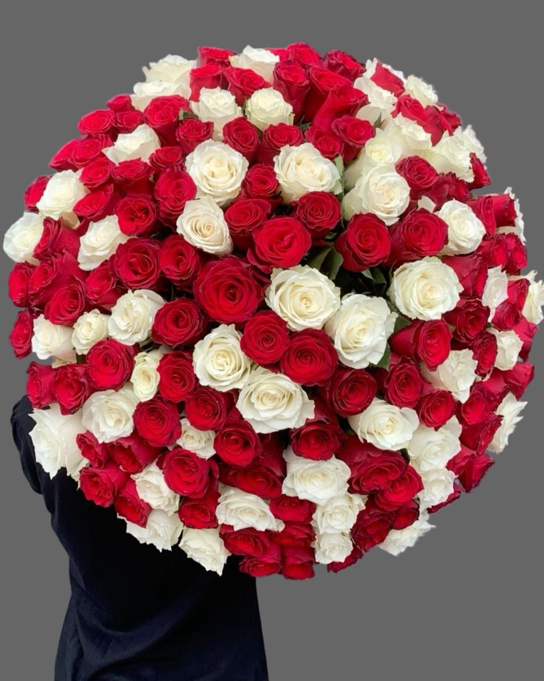 Bouquet Royal Embrace with red and white roses, round luxury bouquet available in sizes from 50 to 200 stems, flower delivery in Miami and Sunny Isles.
