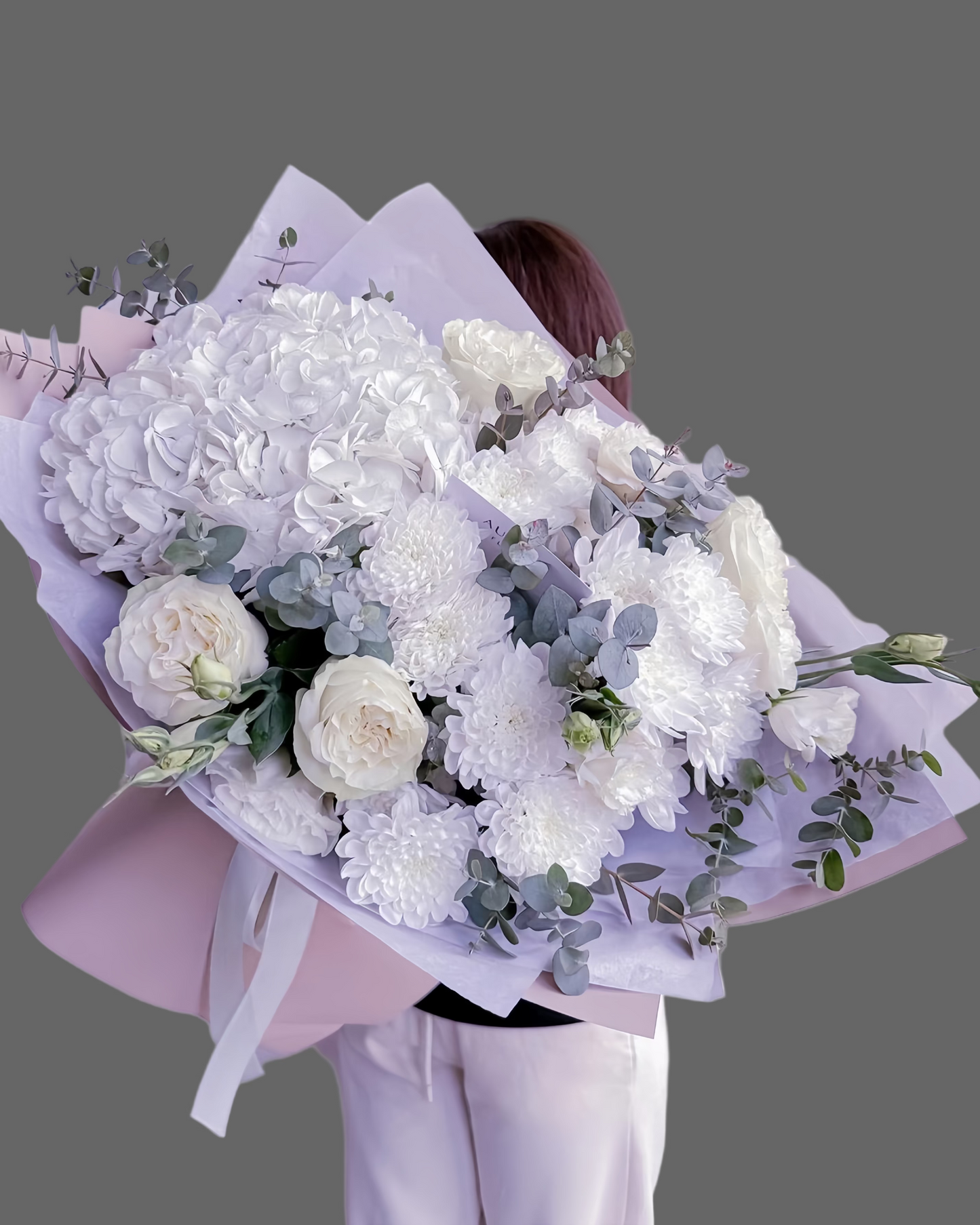 “Bouquet Cristal Frost with white roses, chrysanthemums, hydrangeas and eucalyptus, elegant all-white bouquet for delivery in Miami and Sunny Isles.”