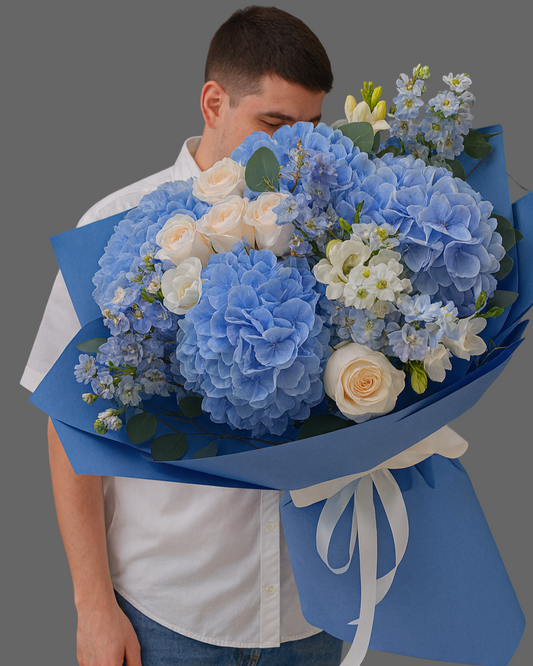Bouquet BLUE SKY with blue hydrangeas and white roses, luxury fresh bouquet for delivery in Miami and Sunny Isles.