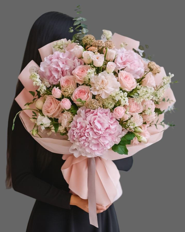 Bouquet PINK REVERIE with peonies and roses in soft pink shades, deluxe arrangement for delivery in Miami and Sunny Isles.