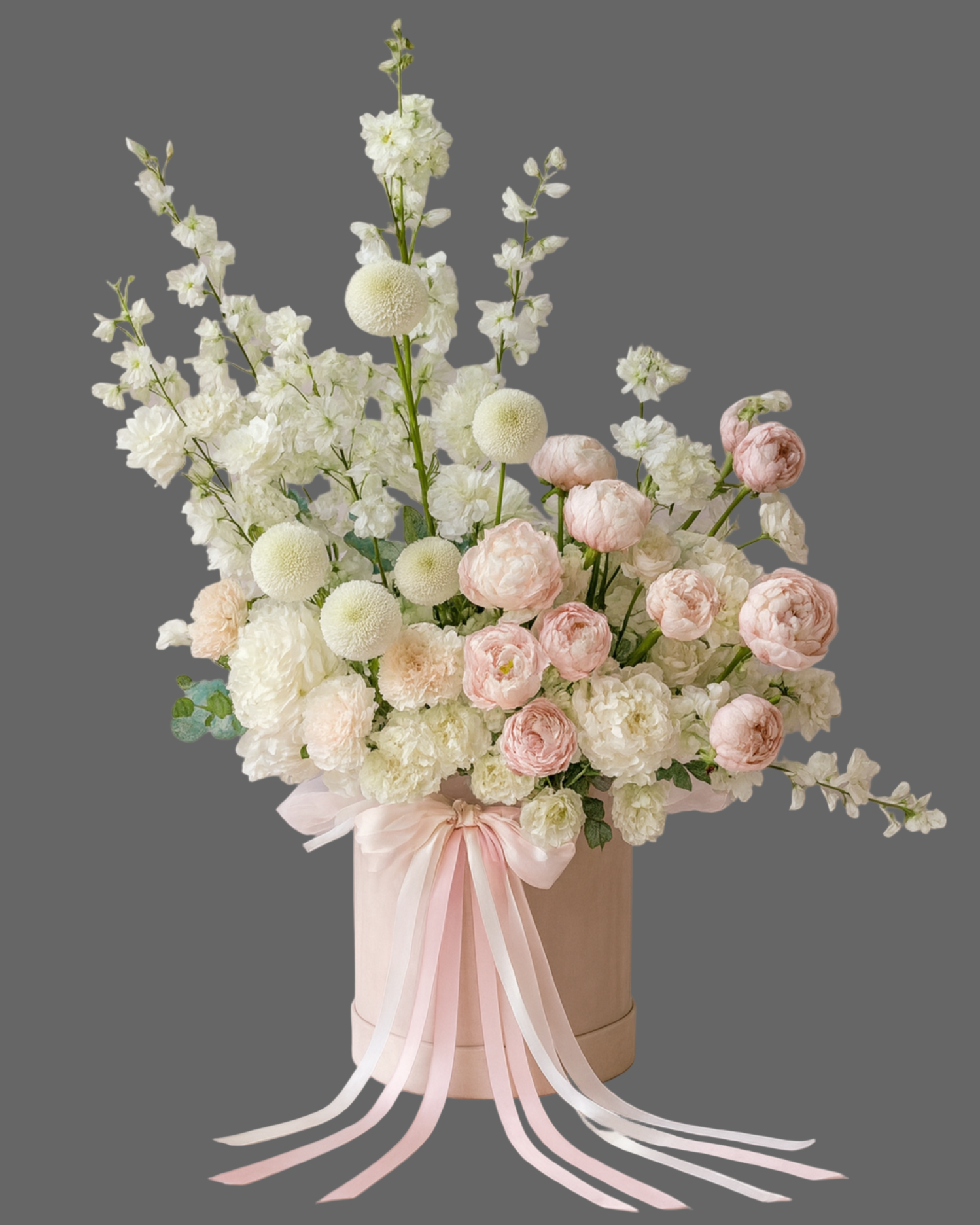 Flower Box Heavenly Blush with blush roses and ivory flowers in a beige hat box, elegant floral arrangement for delivery in Miami and Sunny Isles.
