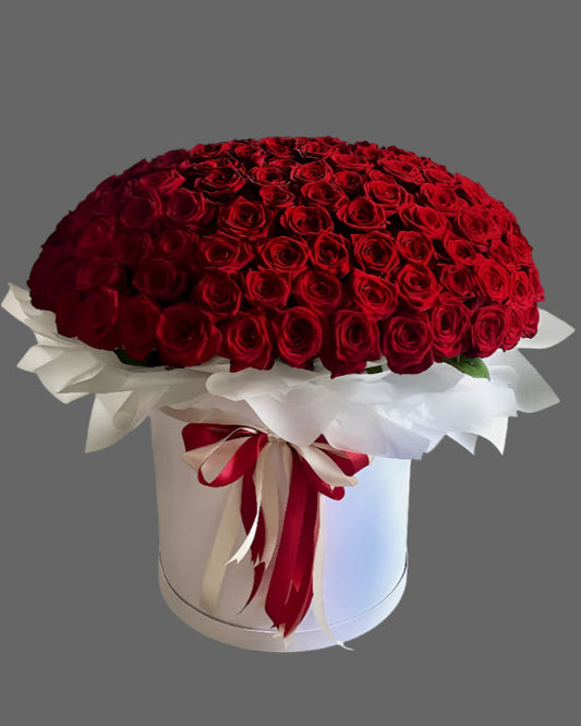 “Luxury Ultimate Love flower box with fresh red roses – premium romantic gift available in Miami.”
